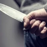Χανιά: 30χρονος βρέθηκε μαχαιρωμένος στην καρδιά μέσα στο σπίτι του – Προσαγωγές από την Ασφάλεια