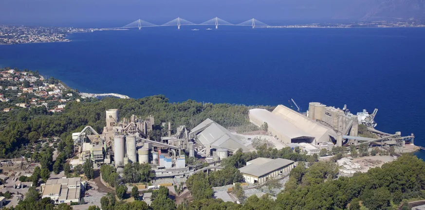 Στην Πάτρα γράφεται το μέλλον του τσιμέντου χαμηλού άνθρακα, τεχνολογία αιχμής από τον Τιτάνα