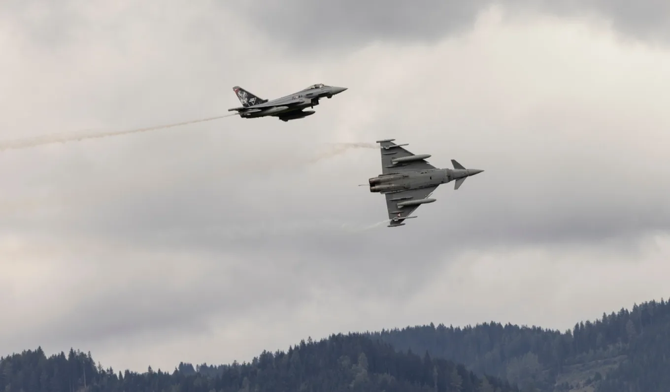 Ρουμανία: «Σήκωσε» μαχητικά όταν drone παραβίασε τον εναέριο χώρο της στη διάρκεια ρωσικής επίθεσης στην Ουκρανία Ρουμανία: «Σήκωσε» μαχητικά όταν drone παραβίασε τον εναέριο χώρο της στη διάρκεια ρωσικής επίθεσης στην Ουκρανία