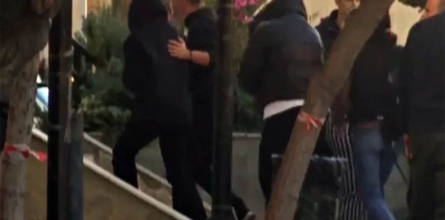 Στα δικαστήρια της Ευελπίδων ο παλαιοημερολογήτης και youTuber ιερέας, πώς δρούσε η σπείρα ναρκωτικών