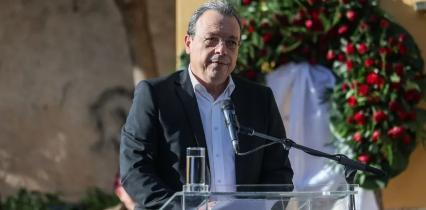 Φάμελλος για Φλαμπουράρη: «Από προχτές είμαστε πιο φτωχοί»