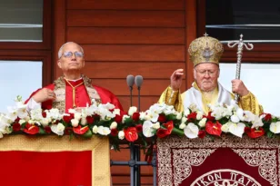Μηνύματα ενότητας και ειρήνης από το Φανάρι έστειλαν ο Οικουμενικός Πατριάρχης και ο Πάπας