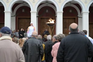 Η Πάτρα υποδέχθηκε με τιμές την Ολυμπιακή Φλόγα ΠΟΛΛΕΣ ΦΩΤΟ