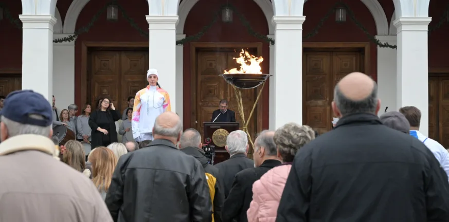 Η Πάτρα υποδέχθηκε με τιμές την Ολυμπιακή Φλόγα ΠΟΛΛΕΣ ΦΩΤΟ