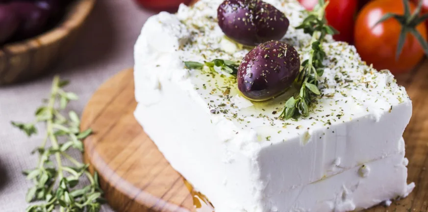 Υπερτρόφιμο, αλλά «παρεξηγημένο», τι ισχύει για το τυρί, από το τσένταρ στη φέτα!