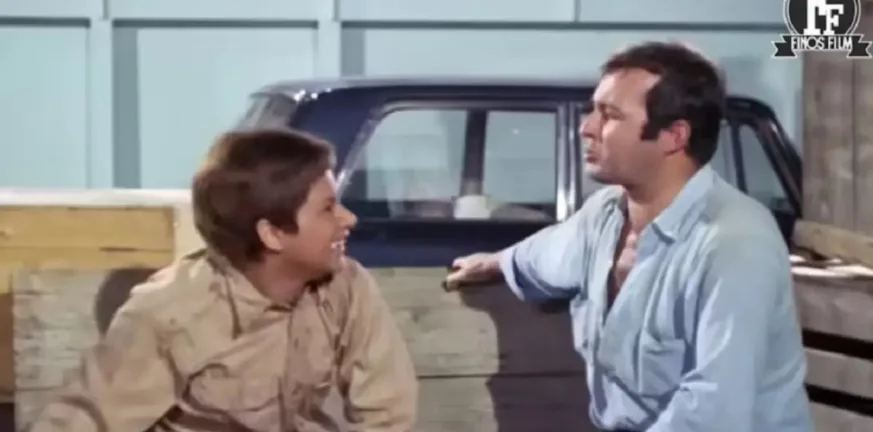 Η Finos Film «ψωνίζει» Black Friday με ένα απολαυστικό throwback βίντεο