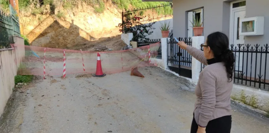 Πάτρα: Ακόμα περιμένουν το... τοιχίο αντιστήριξης στο Γηροκομειό - «Φυλακισμένοι» στα σπίτια τους