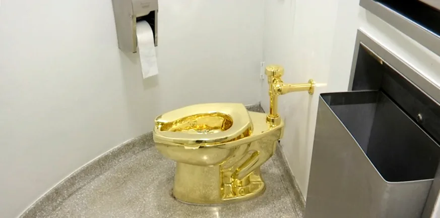 ΗΠΑ: Τουαλέτα από ατόφιο χρυσάφι με όνομα «Αμερική» πουλήθηκε για 12 εκατ. δολάρια! ΒΙΝΤΕΟ