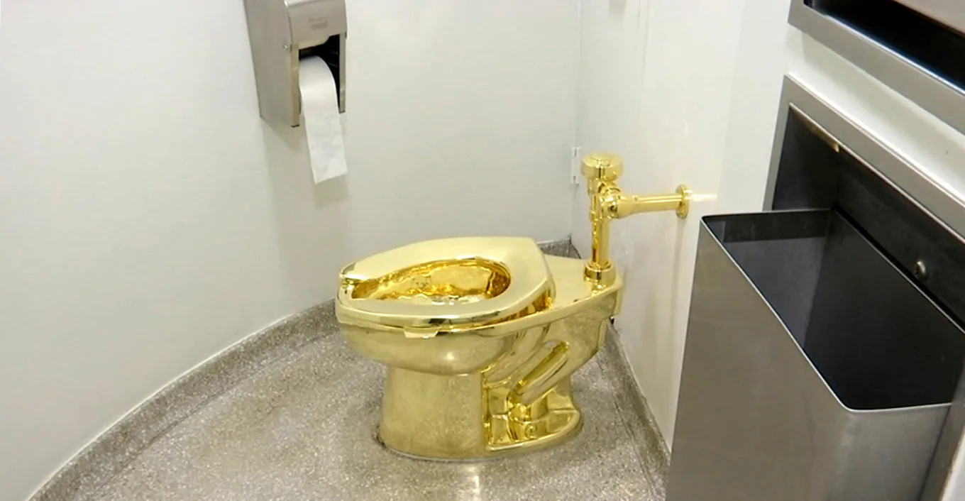 ΗΠΑ: Τουαλέτα από ατόφιο χρυσάφι με όνομα «Αμερική» πουλήθηκε για 12 εκατ. δολάρια! ΒΙΝΤΕΟ ΗΠΑ: Τουαλέτα από ατόφιο χρυσάφι με όνομα «Αμερική» πουλήθηκε για 12 εκατ. δολάρια! ΒΙΝΤΕΟ