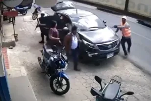 Γουατεμάλα: Άγρια δολοφονία εργολάβου στη μέση του δρόμου ΒΙΝΤΕΟ