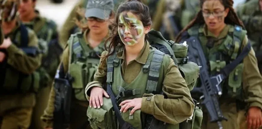 Νομοσχέδιο για τις Ένοπλες Δυνάμεις: Ανοίγει ο δρόμος για την εθελοντική στράτευση γυναικών