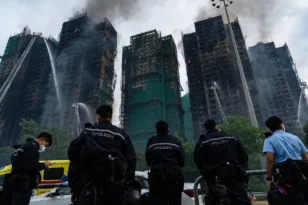 Χονγκ Κονγκ: Τουλάχιστον 151 νεκροί στην πιο φονική πυρκαγιά των τελευταίων 75 ετών – 13 συλλήψεις για διαφθορά και μη ασφαλή υλικά