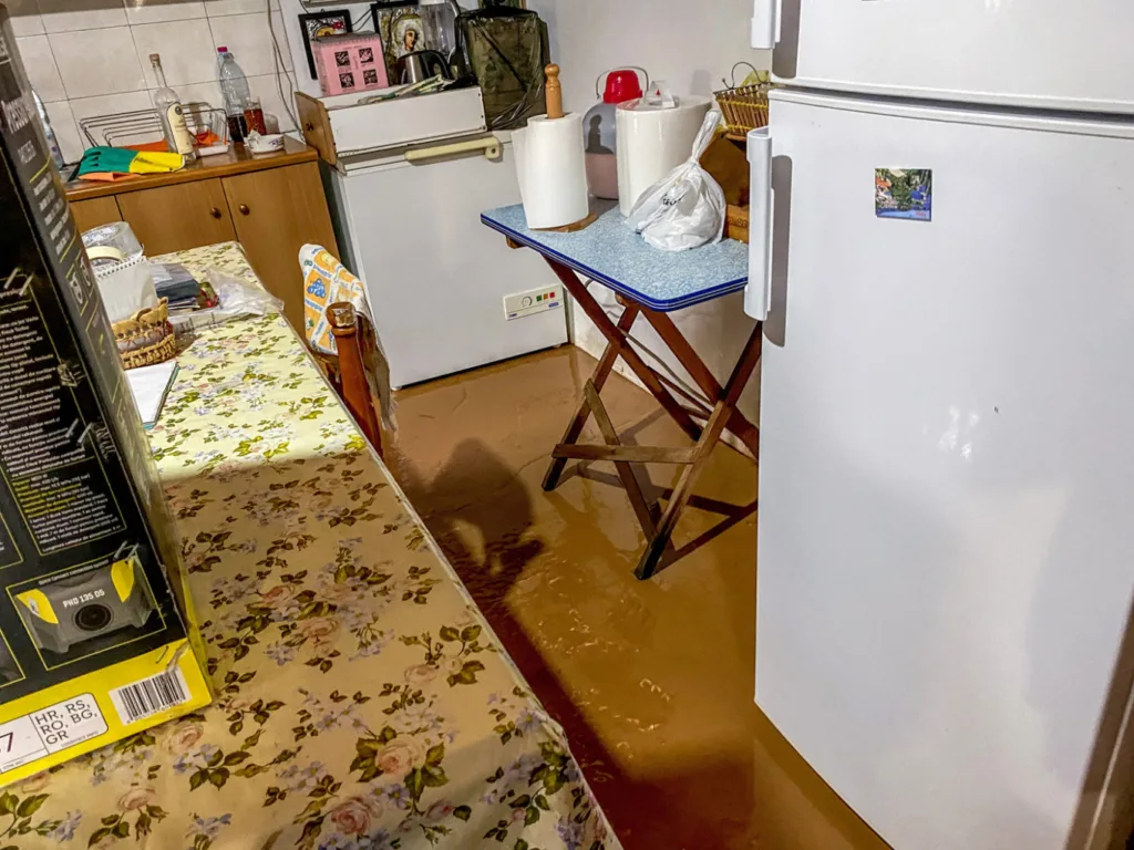 Δυτική Ελλάδα: Κατολισθήσεις, πλημμύρες, δρόμοι που μετατράπηκαν σε ορμητικούς χειμάρρους και ποτάμια! ΦΩΤΟ, ΒΙΝΤΕΟ