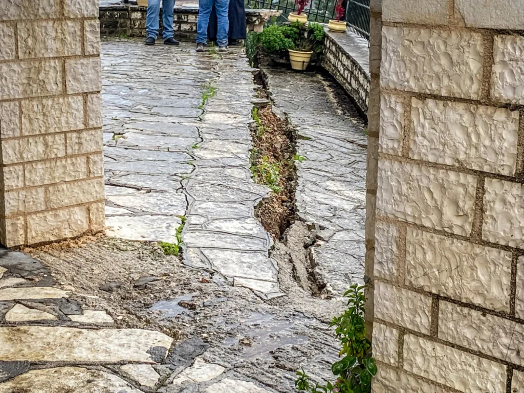 Δυτική Ελλάδα: Κατολισθήσεις, πλημμύρες, δρόμοι που μετατράπηκαν σε ορμητικούς χειμάρρους και ποτάμια! ΦΩΤΟ, ΒΙΝΤΕΟ