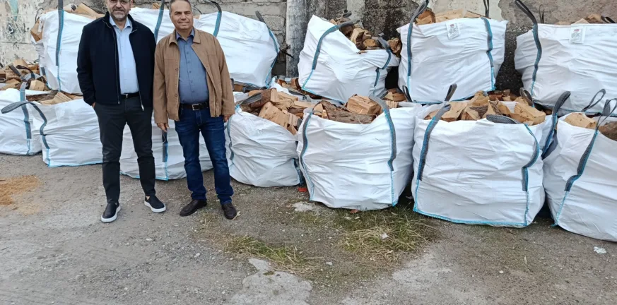 Αιγιάλεια: Δωρεάν διανομή καυσόξυλων σε νοικοκυριά μέσω Πρόνοιας και κοινωνικές δράσεις