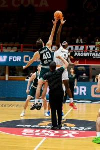 Ο Προμηθέας ήττα-πισωγύρισμα από τη Λέγκια στην Πάτρα - Φωτογραφίες Ο Προμηθέας ήττα-πισωγύρισμα από τη Λέγκια στην Πάτρα - Φωτογραφίες