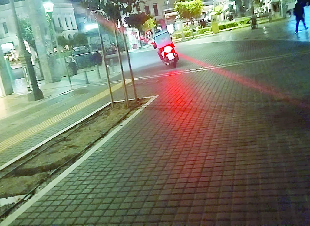 Πάτρα: «Πίστες» ταχύτητας οι πεζόδρομοι Πάτρα: «Πίστες» ταχύτητας οι πεζόδρομοι