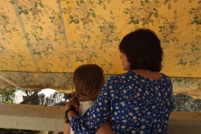 Αντζη Φλογερά - Σταθοπούλου: Το φωτεινό παράδειγμα μιας ανάδοχης μητέρας παιδιού με αναπηρία