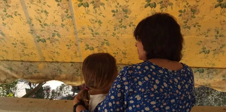 Αντζη Φλογερά - Σταθοπούλου: Το φωτεινό παράδειγμα μιας ανάδοχης μητέρας παιδιού με αναπηρία