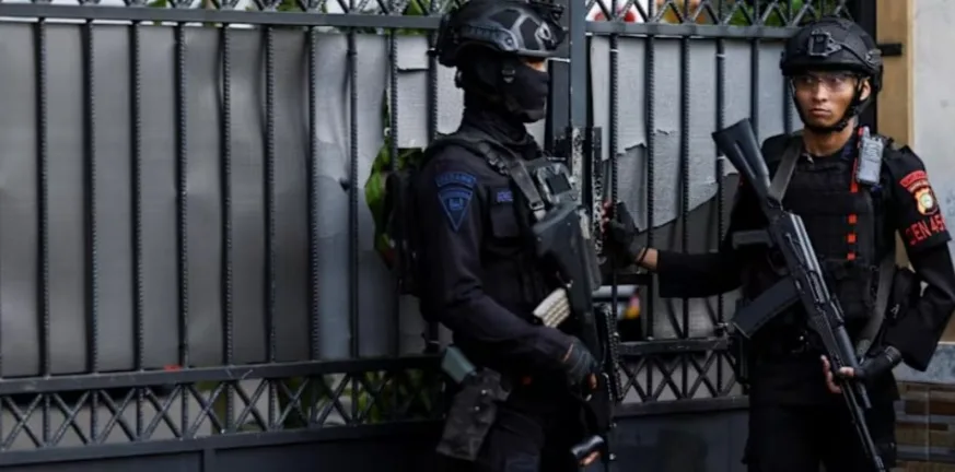 Ινδονησία: Έκρηξη σε τζαμί σχολικού συγκροτήματος στην Τζακάρτα, δεκάδες τραυματίες, ενδείξεις τρομοκρατίας