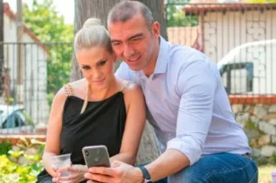 «Τον έβλεπα διαρκώς άρρωστο στον ύπνο μου και ξυπνούσα έντρομη», συγκλονίζει η Δώρα Τσαμπάζη για τον Αλέξανδρο Νικολαΐδη