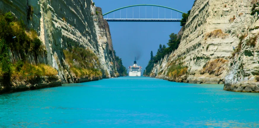 Υπόθεση θρίλερ στην Κόρινθο με νεκρό άνδρα στον Ισθμό ΒΙΝΤΕΟ