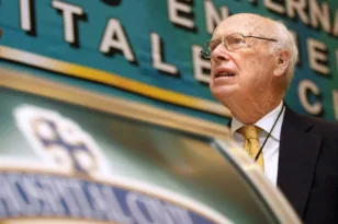 Πέθανε ο αμφιλεγόμενος Νομπελίστας Τζέιμς Γουότσον, ΒΙΝΤΕΟ