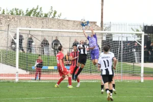 Ο Παναιγιάλειος το ντέρμπι, δεν άντεξε με 10 η Παναχαϊκή Ο Παναιγιάλειος το ντέρμπι, δεν άντεξε με 10 η Παναχαϊκή