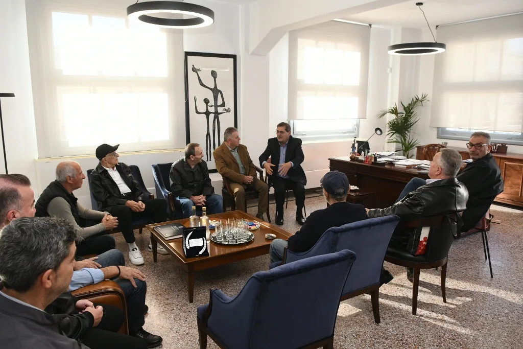 Ο Ολυμπιακός Πατρών τιμήθηκε για τα 100 του χρόνια από τον Κώστα Πελετίδη