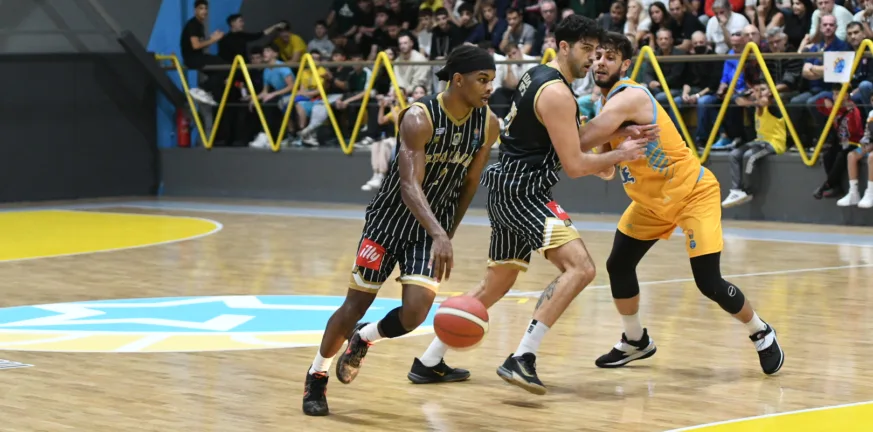 Η ΑΕ Γλαύκου Έσπερου στο ημίχρονο προηγείται του Απόλλωνα Η ΑΕ Γλαύκου Έσπερου στο ημίχρονο προηγείται του Απόλλωνα