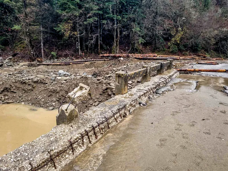 Δυτική Ελλάδα: Κατολισθήσεις, πλημμύρες, δρόμοι που μετατράπηκαν σε ορμητικούς χειμάρρους και ποτάμια! ΦΩΤΟ, ΒΙΝΤΕΟ