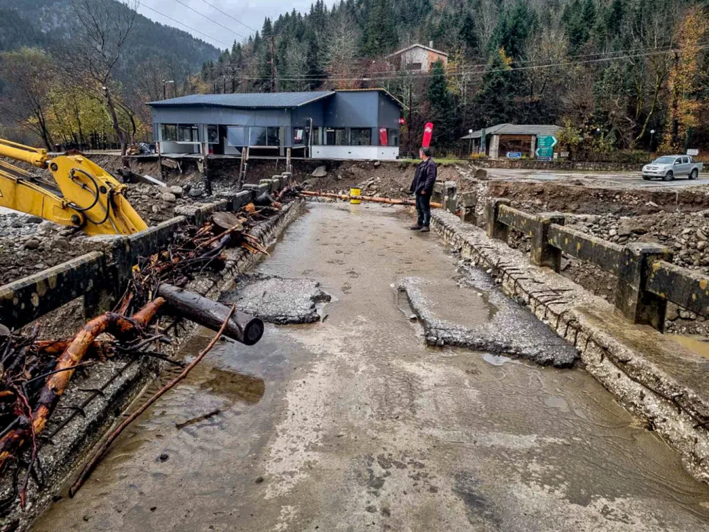 Δυτική Ελλάδα: Κατολισθήσεις, πλημμύρες, δρόμοι που μετατράπηκαν σε ορμητικούς χειμάρρους και ποτάμια! ΦΩΤΟ, ΒΙΝΤΕΟ