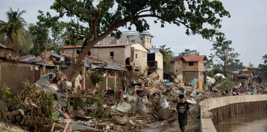 Ο τυφώνας Καλμάγκι σαρώνει το Βιετνάμ: Πάνω από 1,3 εκατ. άνθρωποι χωρίς ρεύμα, πέντε νεκροί και εκτεταμένες καταστροφές