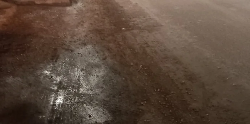 Λάσπη, χαλίκια και αγανάκτηση στα Καμίνια: Προβλήματα από τα έργα της Πατρών–Πύργου - Αυτοψία της «Π»