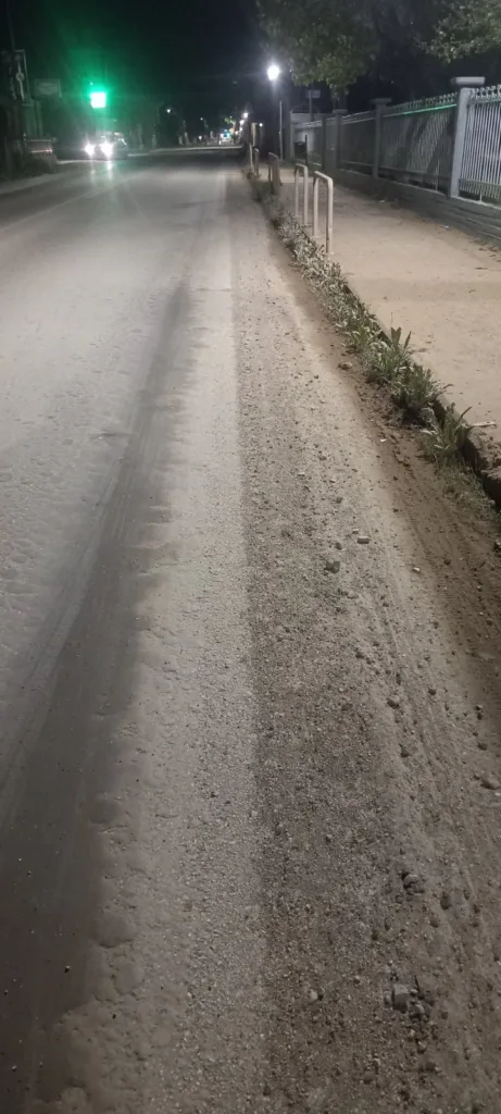 Λάσπη, χαλίκια και αγανάκτηση στα Καμίνια: Προβλήματα από τα έργα της Πατρών–Πύργου - Αυτοψία της «Π» Λάσπη, χαλίκια και αγανάκτηση στα Καμίνια: Προβλήματα από τα έργα της Πατρών–Πύργου - Αυτοψία της «Π»