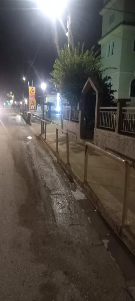 Λάσπη, χαλίκια και αγανάκτηση στα Καμίνια: Προβλήματα από τα έργα της Πατρών–Πύργου - Αυτοψία της «Π» Λάσπη, χαλίκια και αγανάκτηση στα Καμίνια: Προβλήματα από τα έργα της Πατρών–Πύργου - Αυτοψία της «Π»