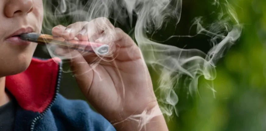 Από την 1η Νοεμβρίου θα απαγορεύεται το κάπνισμα σε 18χρονους, δείτε σε ποια χώρα