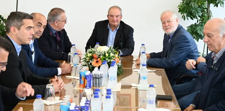 Ο Κώστας Καραμανλής στο Αίγιο ως πρόεδρος των Καπνοπαραγωγών