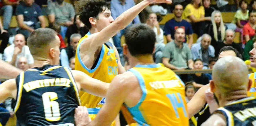 Καρατζάς: «Γλυκόπικρη η γεύση, τώρα για τη νίκη με το Παγκράτι»