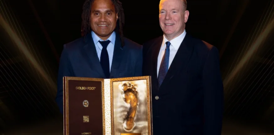 Καρεμπέ: Τιμήθηκε με το «Golden Foot Legend» για την προσφορά του στο ποδόσφαιρο