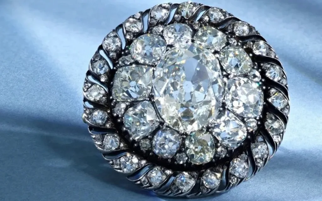 Καρφίτσα του Ναπολέοντα πωλήθηκε σε δημοπρασία για 3,79 εκ. ευρώ ΦΩΤΟ Καρφίτσα του Ναπολέοντα πωλήθηκε σε δημοπρασία για 3,79 εκ. ευρώ ΦΩΤΟ