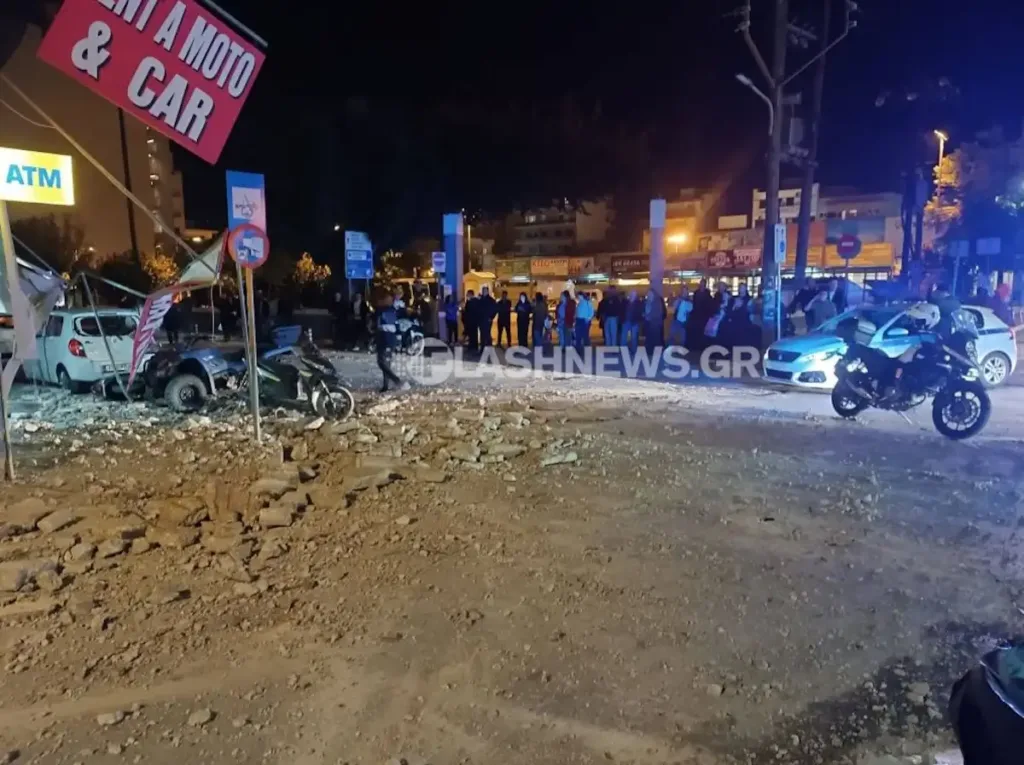 Φόβος και τρόμος στα Χανιά: Μπαλκόνι από 4ο όροφο κατέρρευσε στον δρόμο! ΦΩΤΟ