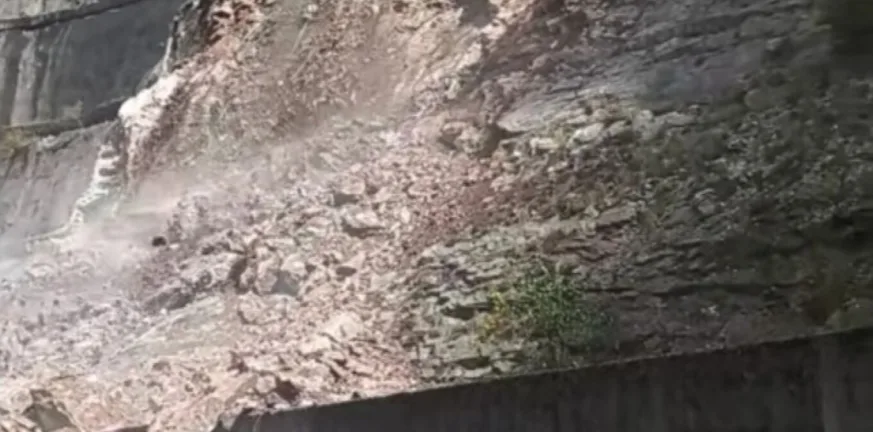 Τρομερή κατολίσθηση στην περιοχή του εργοστασίου της ΔΕΗ στον Μυρόφυλλο Τρικάλων, ΒΙΝΤΕΟ