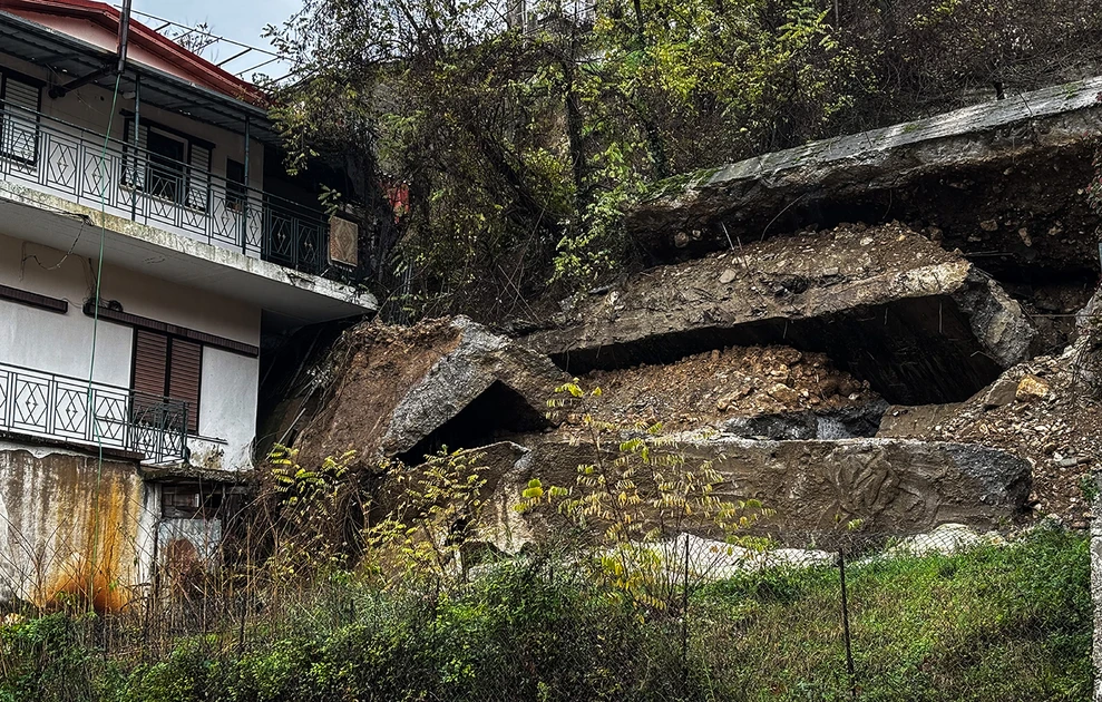 Ήπειρος - Σοβαρές ζημιές από την κακοκαιρία Adel: Χωριά αποκλεισμένα και δίκτυα κατεστραμμένα Ήπειρος - Σοβαρές ζημιές από την κακοκαιρία Adel: Χωριά αποκλεισμένα και δίκτυα κατεστραμμένα