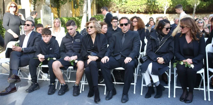 Τελευταίο αντίο στον Αλέκο Φλαμπουράρη: Βαρύ το κλίμα στο Πάρκο Ελευθερίας ΦΩΤΟ