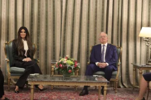 Η Κίμπερλι Γκίλφοϊλ επέδωσε τα διαπιστευτήριά της στον Πρόεδρο της Δημοκρατίας – Η νέα πρέσβης των ΗΠΑ στην Ελλάδα