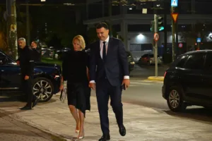 Κίμπερλι Γκίλφοϊλ: Λαμπερό πάρτι στον Αργυρό, ποιοι πολιτικοί και επιχειρηματίες παρέστησαν ΦΩΤΟ-ΒΙΝΤΕΟ Κίμπερλι Γκίλφοϊλ: Λαμπερό πάρτι στον Αργυρό, ποιοι πολιτικοί και επιχειρηματίες παρέστησαν ΦΩΤΟ-ΒΙΝΤΕΟ