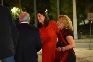 Κίμπερλι Γκίλφοϊλ: Λαμπερό πάρτι στον Αργυρό, ποιοι πολιτικοί και επιχειρηματίες παρέστησαν ΦΩΤΟ-ΒΙΝΤΕΟ Κίμπερλι Γκίλφοϊλ: Λαμπερό πάρτι στον Αργυρό, ποιοι πολιτικοί και επιχειρηματίες παρέστησαν ΦΩΤΟ-ΒΙΝΤΕΟ