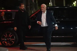 Κίμπερλι Γκίλφοϊλ: Λαμπερό πάρτι στον Αργυρό, ποιοι πολιτικοί και επιχειρηματίες παρέστησαν ΦΩΤΟ-ΒΙΝΤΕΟ Κίμπερλι Γκίλφοϊλ: Λαμπερό πάρτι στον Αργυρό, ποιοι πολιτικοί και επιχειρηματίες παρέστησαν ΦΩΤΟ-ΒΙΝΤΕΟ