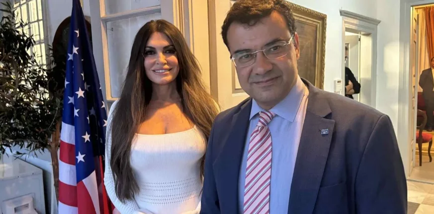 Αυτός είναι ο πρώτος δήμαρχος που υποδέχθηκε την πρέσβη των ΗΠΑ